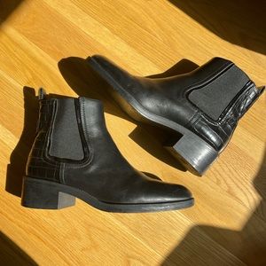 ZARA CHELSEA BOOTS / BLACK